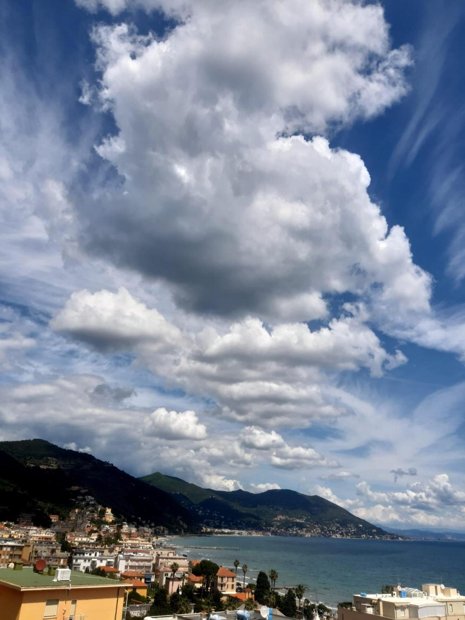 Вілла Spectacular Sea View - 3 Minutes Walk From The Sea Лаїгуелья Екстер'єр фото