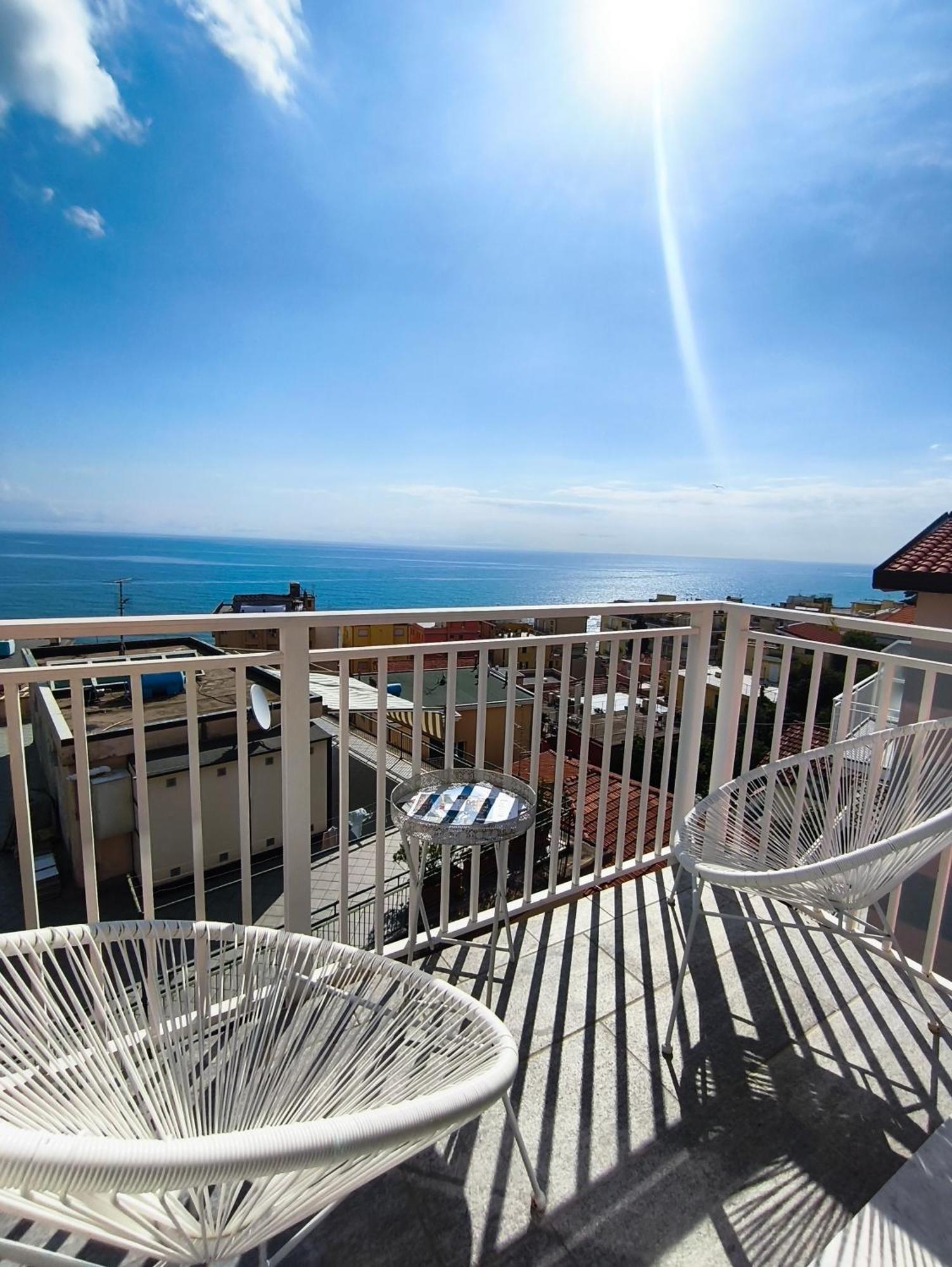 Вілла Spectacular Sea View - 3 Minutes Walk From The Sea Лаїгуелья Екстер'єр фото